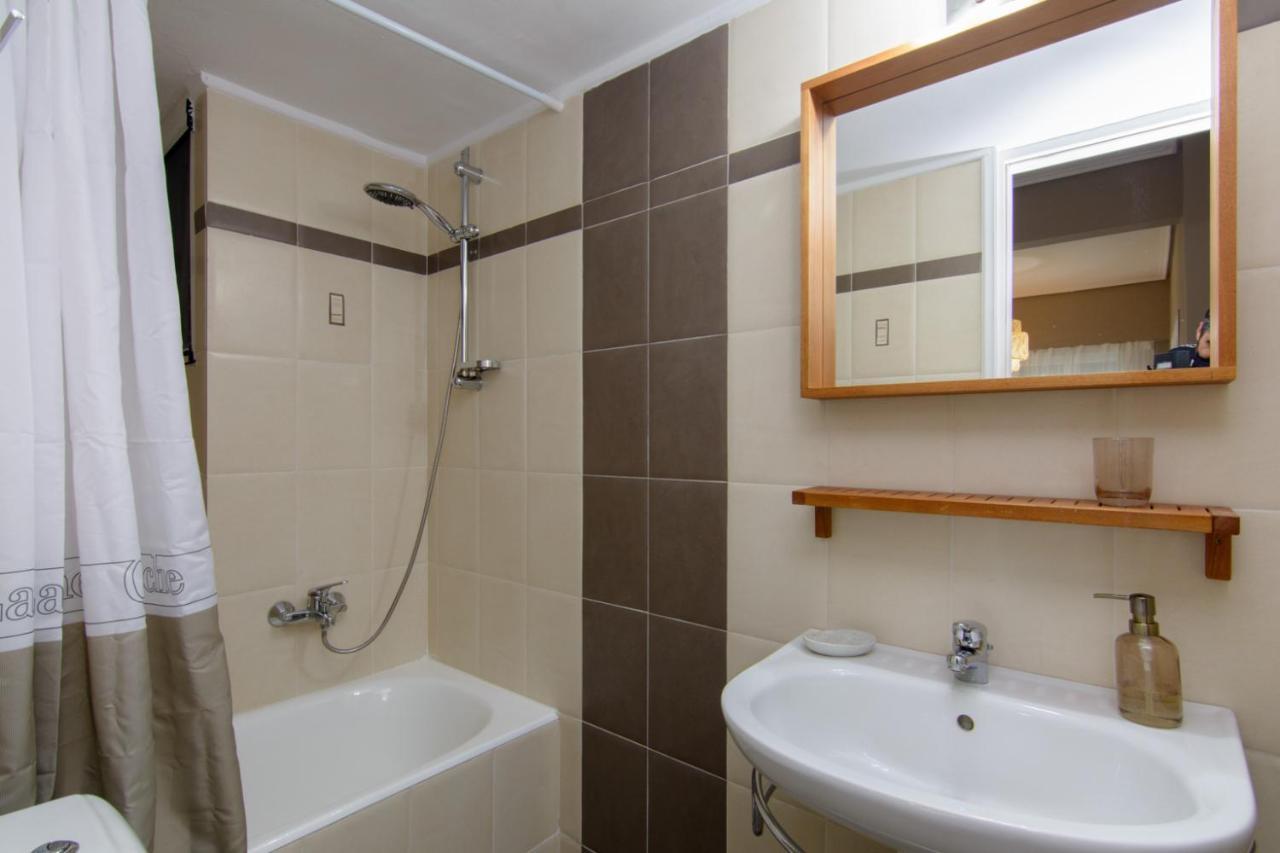 Apt 48, Cozy Apartment In Kalamata City Center المظهر الخارجي الصورة